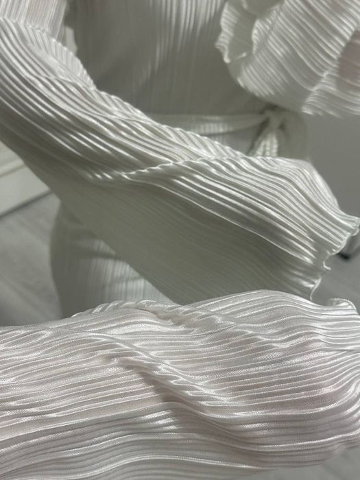 Платье белое НОВОЕ