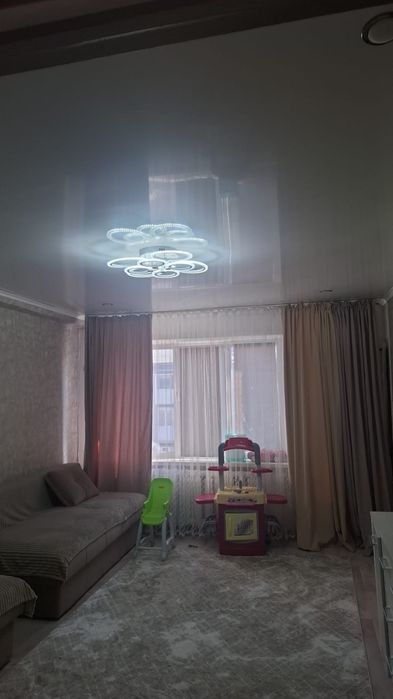 Продам 4 комнатную квартиру