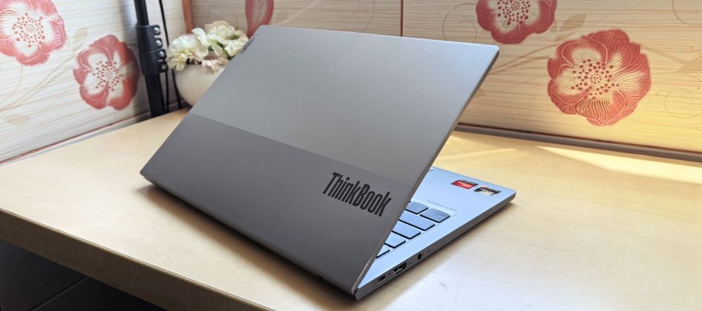 Laptop Lenovo ThinkBook 13s_4K_Ryzen 7 5800U // 16GB LDDR4X // 512GB SSD // 4K 13.3"IPS - - 5-6 Ore bateria // 10 din 10 - NOU // FULL Aluminiu