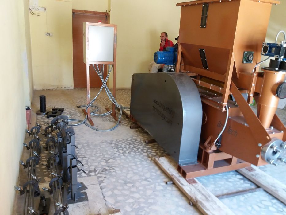 Presa de brichetat rumegus si uscator rumegus, 300kg/ora