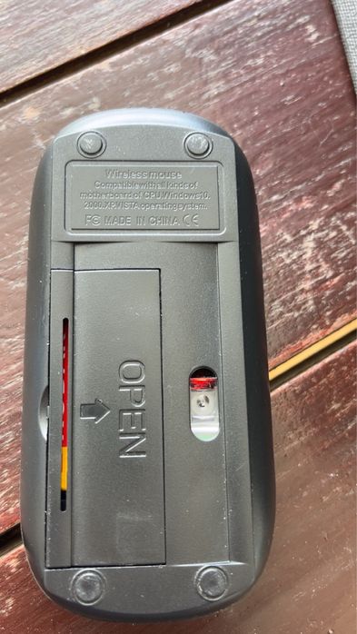 Tabletă YUMKEM cu tastatură, pix, husă și mouse – NU PORNEȘTE