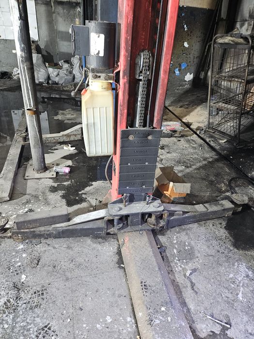 АвтоПодьемники 2 штуки