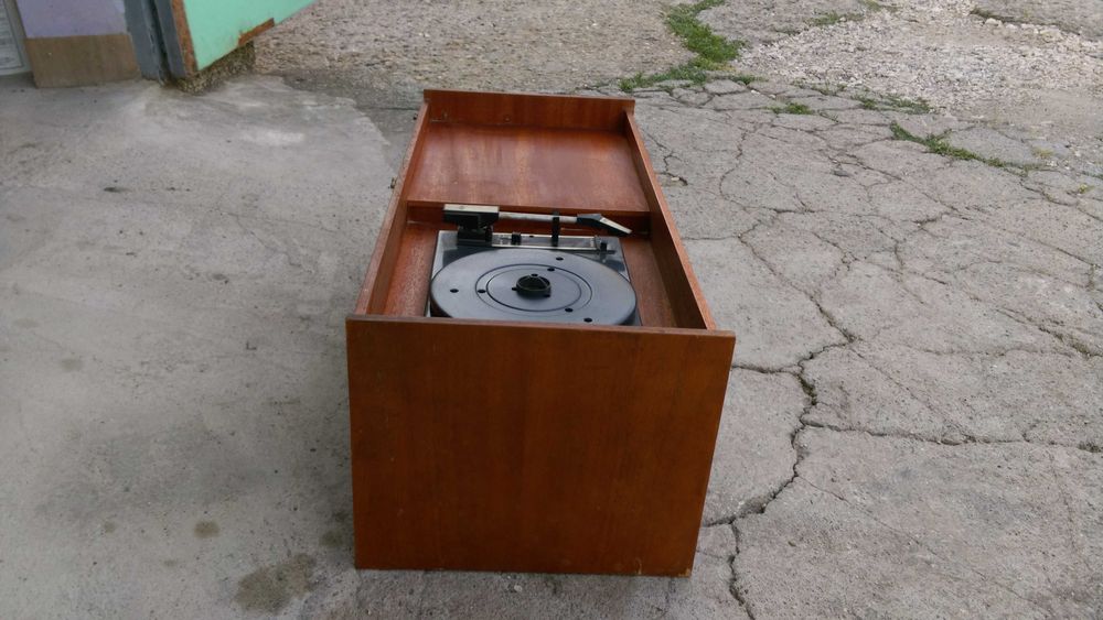 Ретро радио-грамофон Акорд
