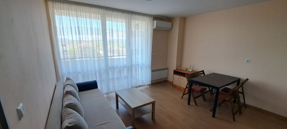 Давам под наем двустаен апартамент в град Божурище.