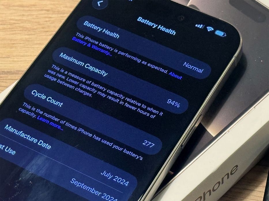 iPhone 16 Pro Max - 256GB - Natural Titanium + 2 кейса