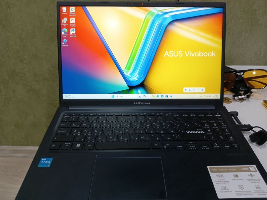 Ноутбук Asus Vivobook.