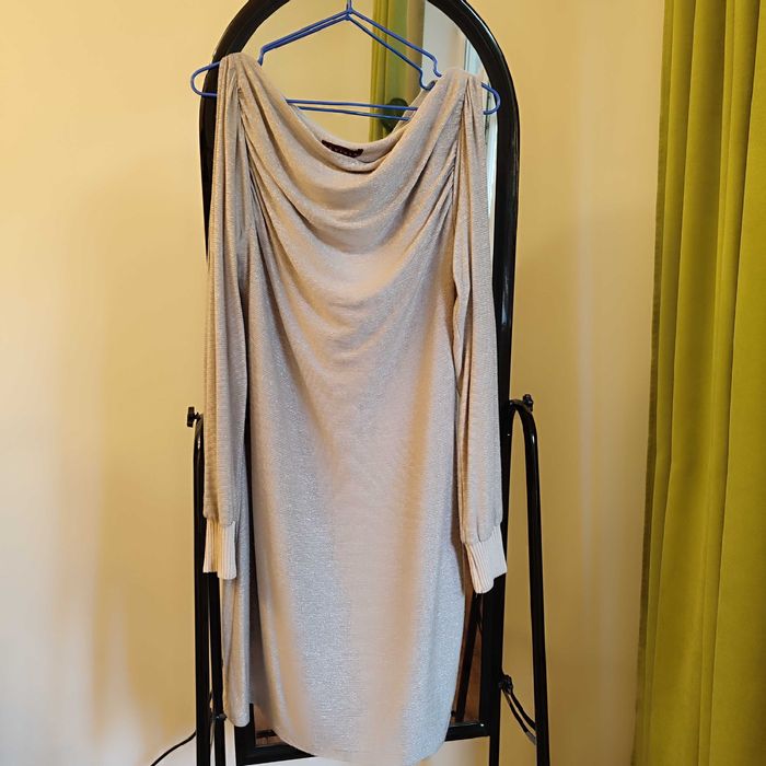 Платье бежевое вечернее