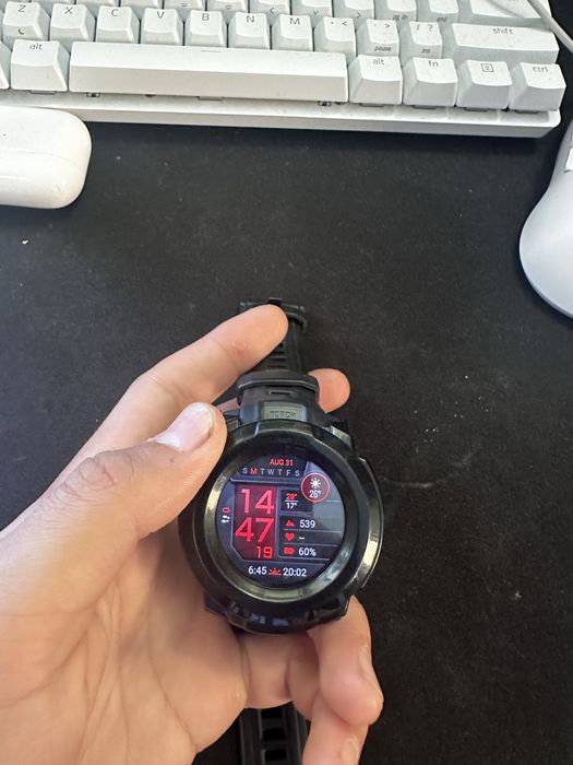 Спортен смарт масовник Garmin Instinct 3 amoled 45mm