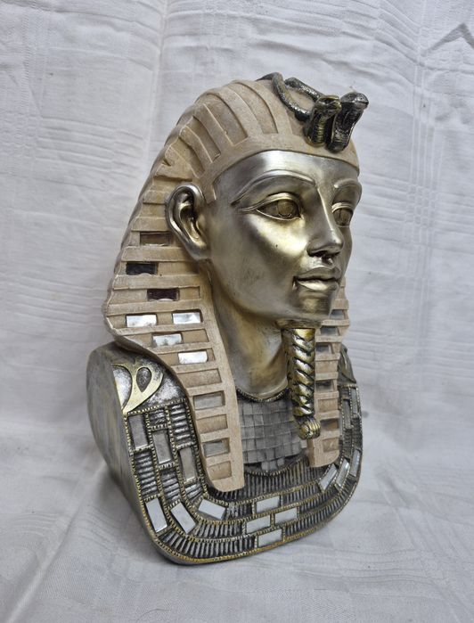 Figurină egipteană bust Tutankhamun din rășină acrilică, Colecția Leonardo.