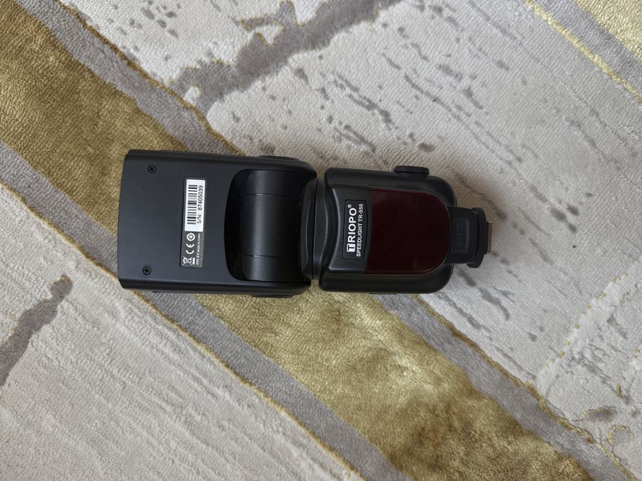 Фотовспышка 20000тг