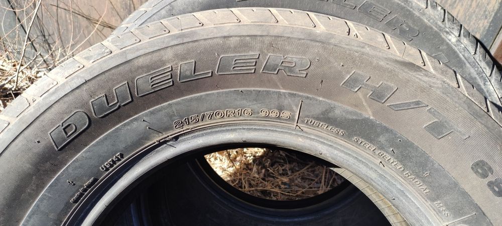 Продаеться резина 215/70R16