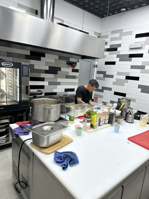 Vand Cedez Afacere la Cheie in Mall Colosseum