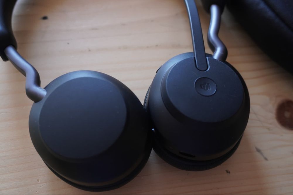 Професионални безжични слушалки Jabra Evolve2 65 – Като нови!