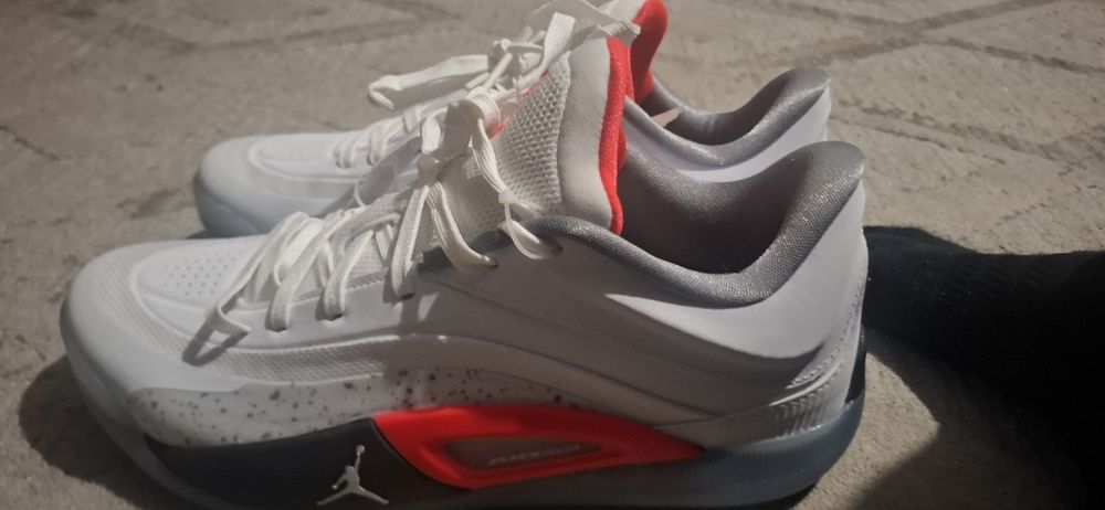 Продам кроссовки Nike jordan zion 4 оригинал