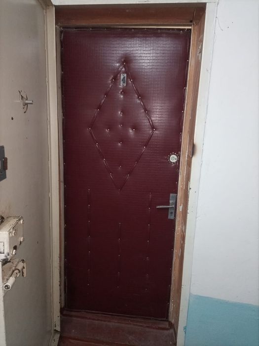 Темир эшик ва ички эшик сотилади холати яхши