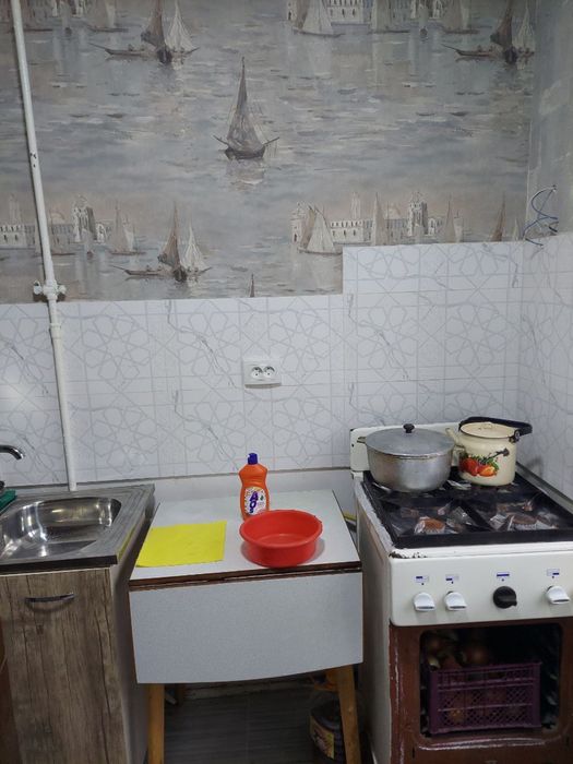 Продаю квартиру в Яшнабадском районе 58-воен/город 2х комнатная 49 м2.