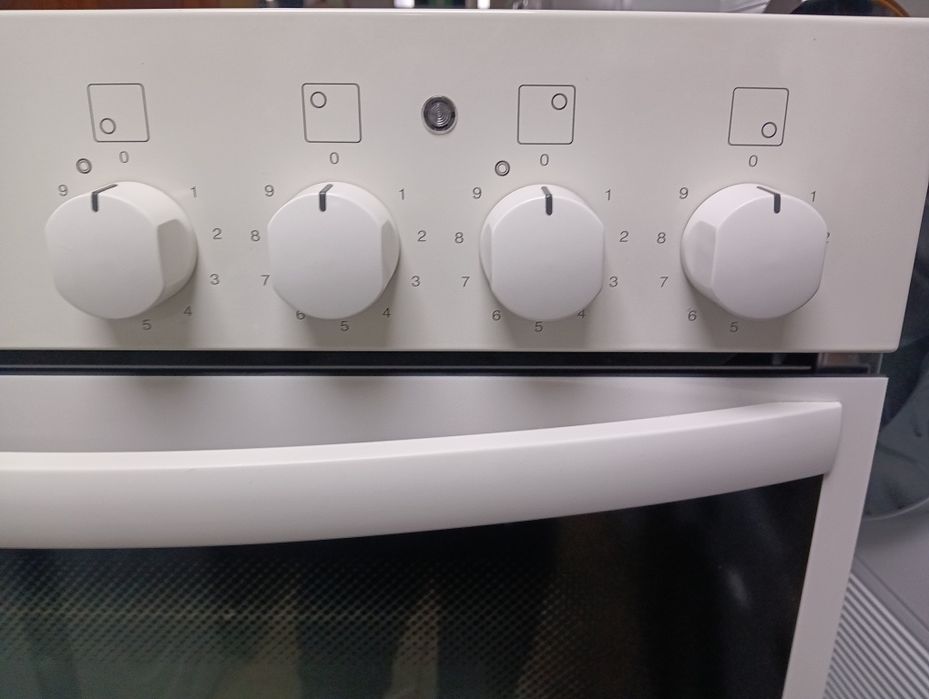 Уникална бяла печка за вграждане Миеле Miele  с 2 години гаранция!