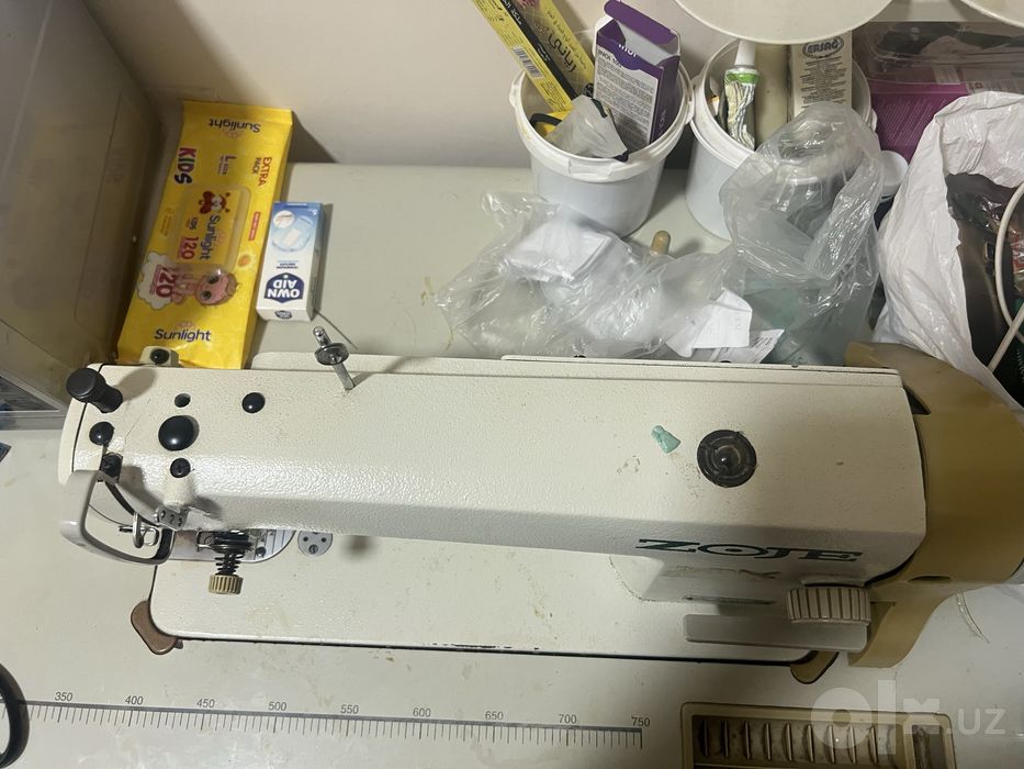 Ayollar uchun tikuv mashinasi Zoje