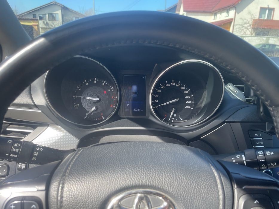 Toyota avensis 2017 1.8 benzina GPL cutie automata