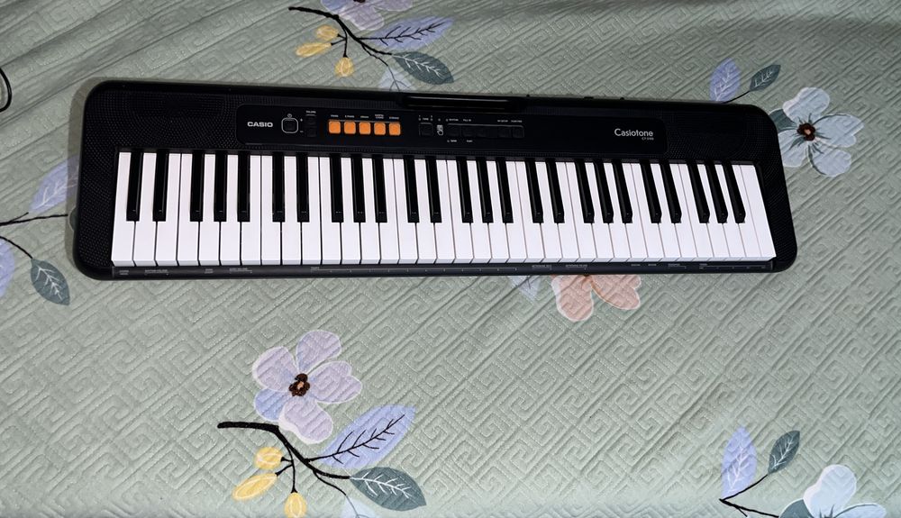 Синтезатор Casio (Casiotone CT-S100)