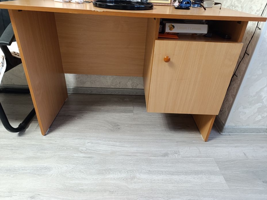 Придётся компьютерный стол в хорошем состоянии