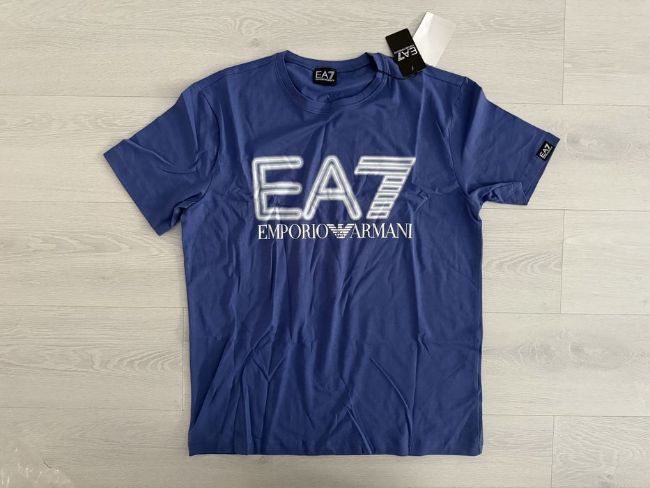 Продам футболки EA7