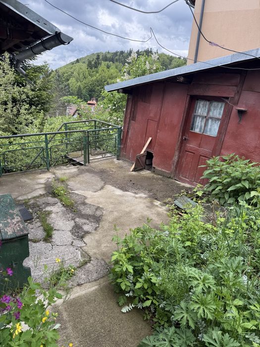 Vand casa batraneasca Sinaia,zona Furnica