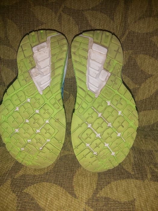 Маратонки HOKA, Nеw Balance и Diadora