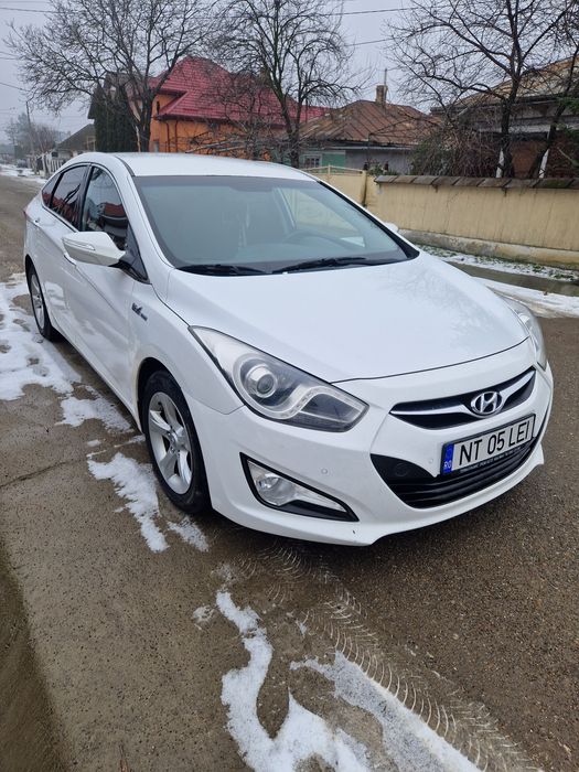 Hyundai i40 an 2014 motor 1.7 crdi 136 cp proprietar in acte