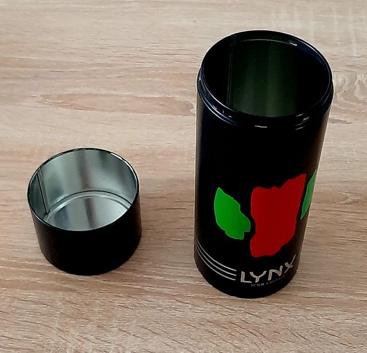 Ефектни колекционерски предмети  и  Нова, вертикална поставка за чаши