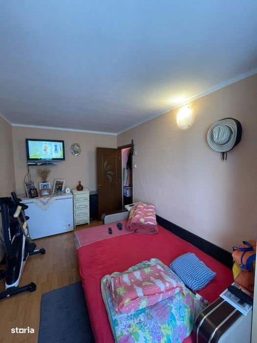 Apartament 3 camere, 43 mp, mobilat si utilat, centrala noua, etaj 3 — fotografia 1