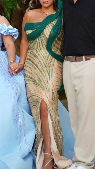 Официална рокля