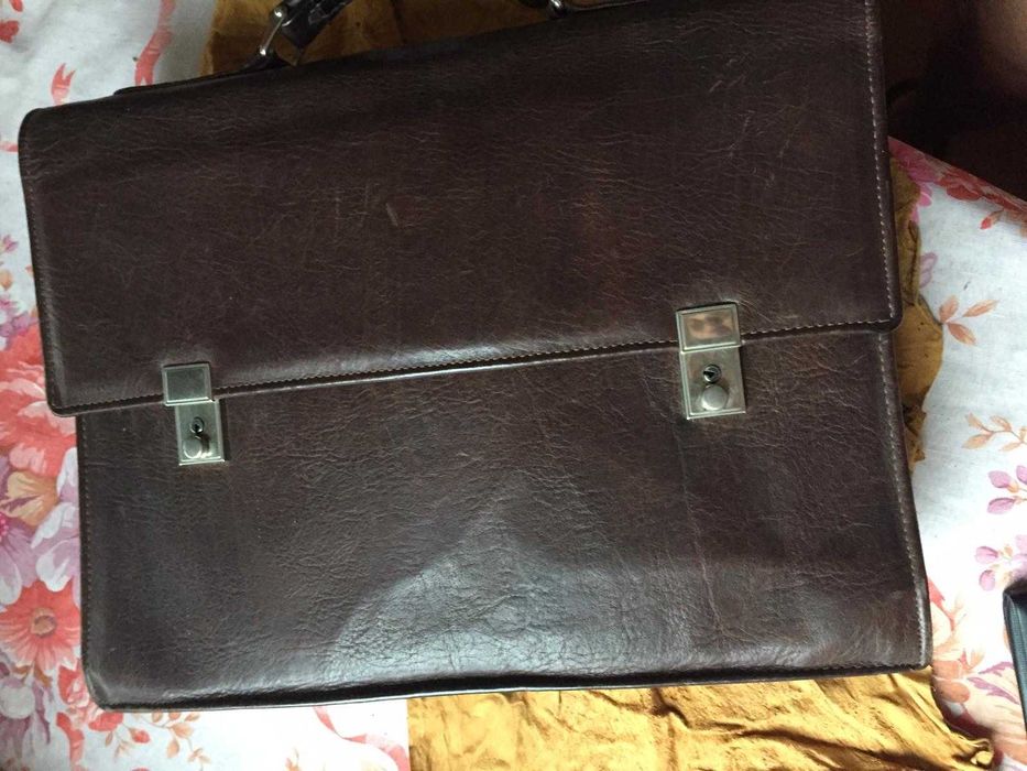 2 бр,Висококачествени ,кожени  мъжки чанти