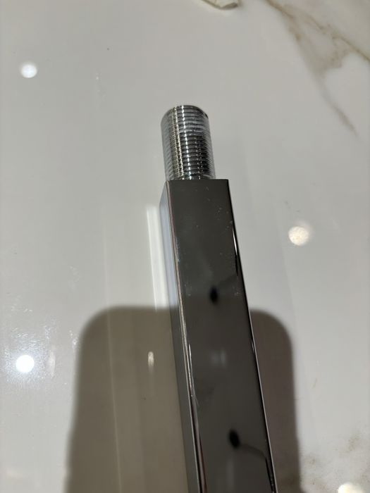 Право душ рамо на Рока