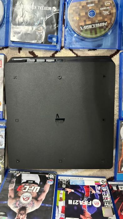 Sony playstation slim 4