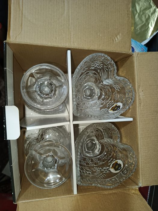 Янги Хар хил турдаги вазалар.