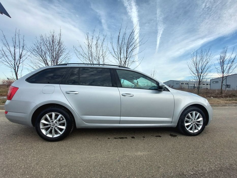 Vând SKODA Octavia III