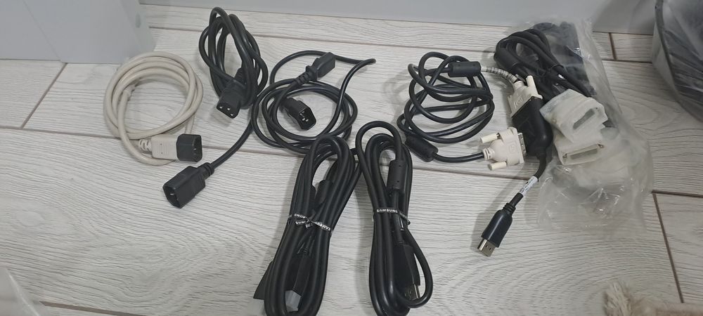 Кабель силовой и DVI, Дисплей порт