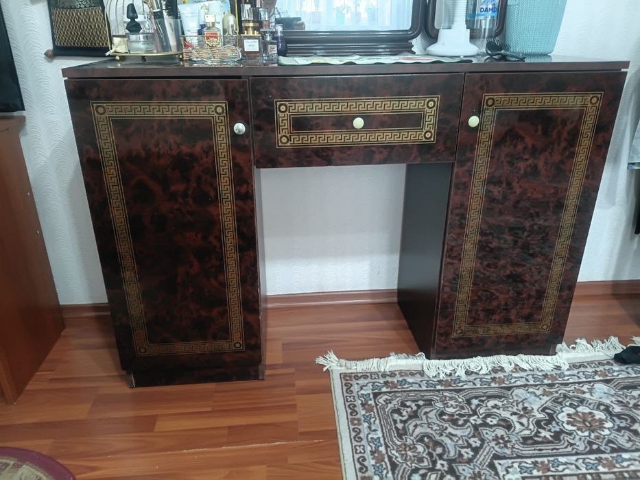 Продается спальный гарнитур в отличном состоянии