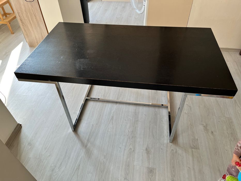 Трапезна маса масивна