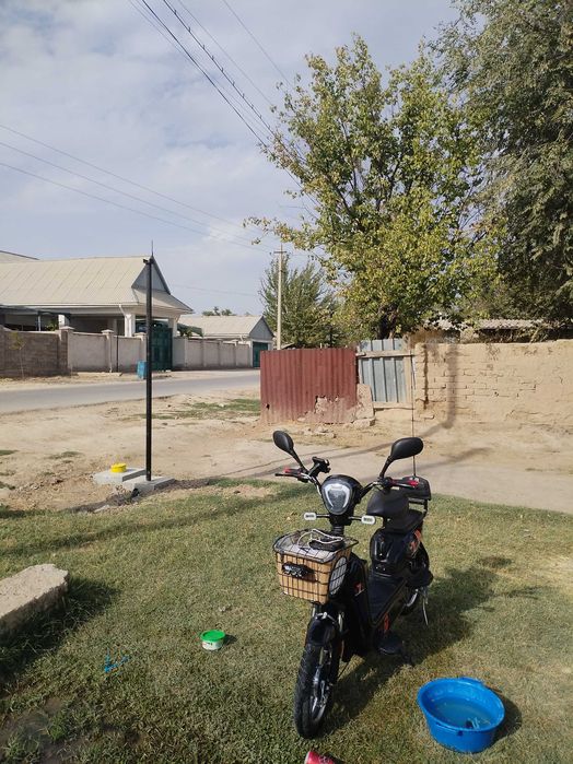 Электронние мопед