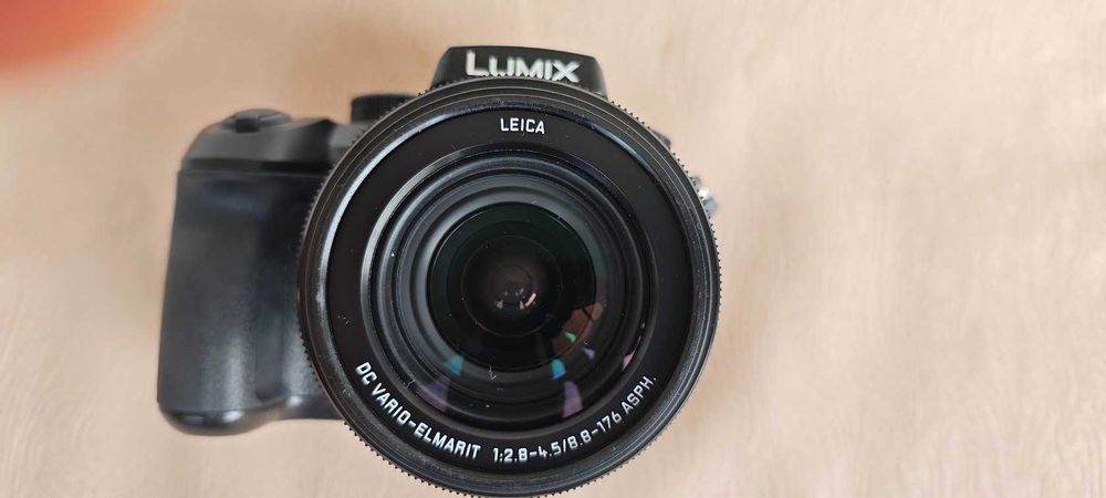 Panasonic LUMIX FZ2000