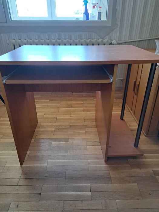 бюро за компютър