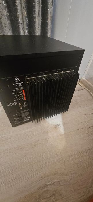 Subwoofer Logitech Z5500