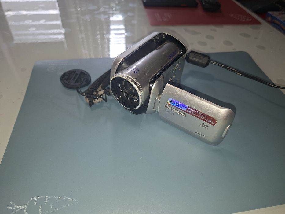 Handycam Panasonic SDR-H20, înregistrare pe HDD intern 30 gb +slot  card SD