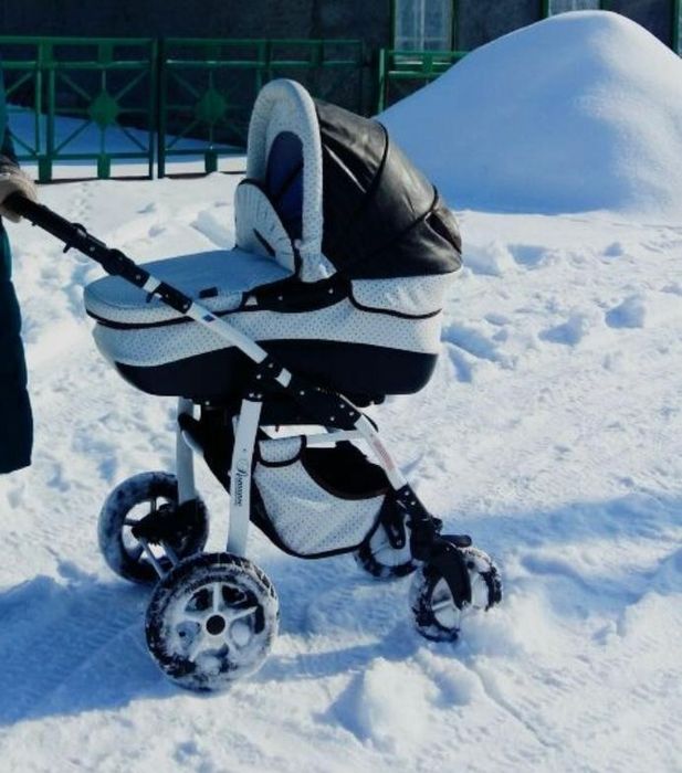 Продам коляску 3 в 1