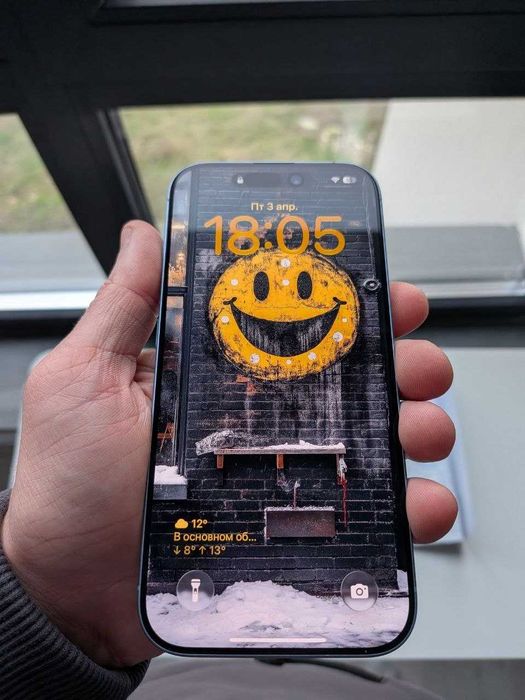 iPhone 17 256GB Mist Blue – Като нов, Гаранция към Технополис