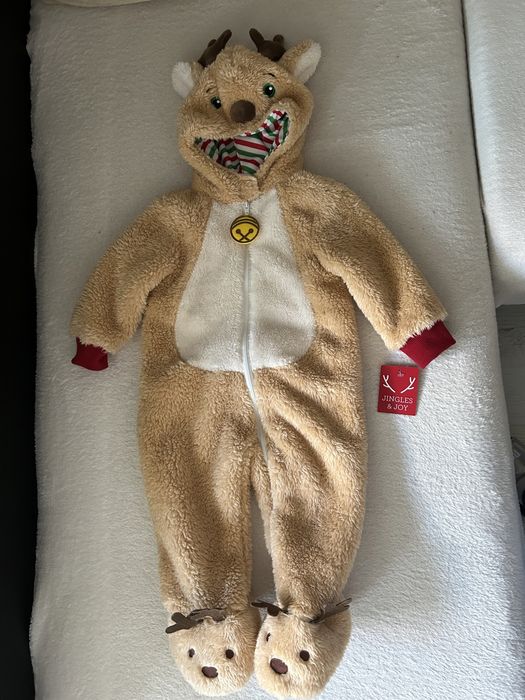 Коледни дрешки-пижами и ромпъри