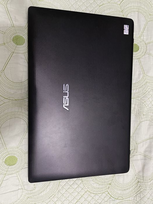 ASUS Core i3 noutbuk sotiladi