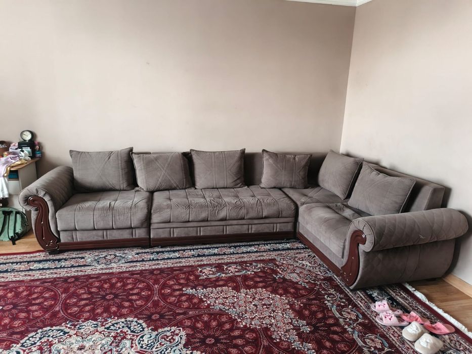 Продам диван серый  б/у